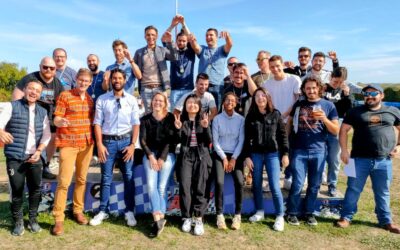 Une équipe sur le podium